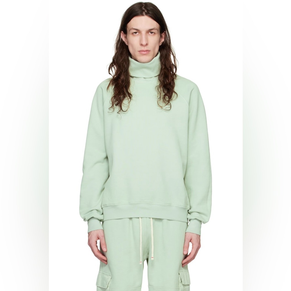 LES TIEN
Green Raglan Turtleneck